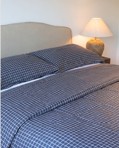 Bedding: LE LIN DUVET - NAVY GRID