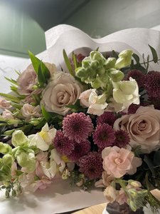 Adeline Bouquet - Thicket Floral Stylist