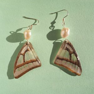 Products: Butterfly Pearl – SECONDS - Botanical Jewellery The Third Room