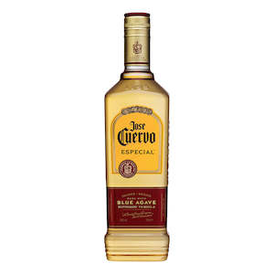 Tequila: Jose Cuervo Gold 700ml