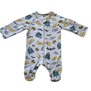 Clothing And Fashion: Batman Sleepsuit - Size NB