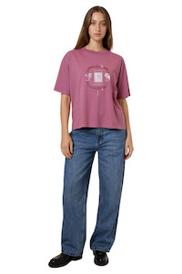 Womens Jetz: Dopamine Square Tee - Delta Berry