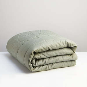 Inspiration Forest Green: Sage Linen Quilt