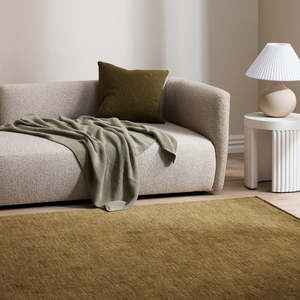 Versatile Wool: Sandringham Floor Rug - Moss