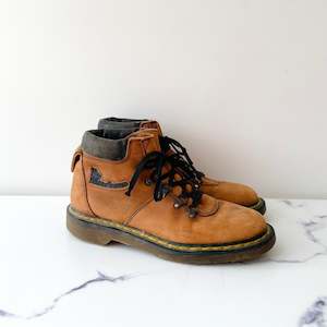 Accessories: Vintage Suede Dr. Martens (40)