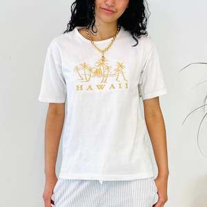 Tops: Vintage Embroidered Hawaii Tee (M)