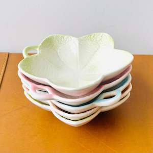 Homewares: Pastel Leaf Plate Set