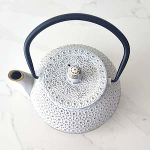 Teapots: White Cast Iron Teapot