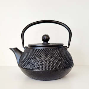 Teapots: Black Hobnail Cast Iron Teapot