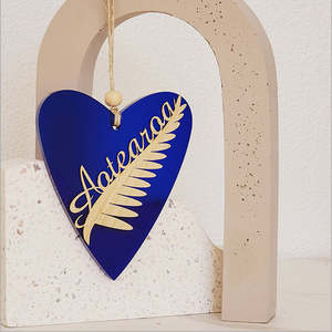 Nz Art: Ornament Heart: Silver Fern Aotearoa