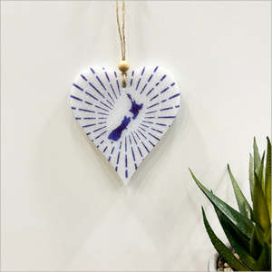 Homeware 1: Ornament Printed: Heart NZ Map