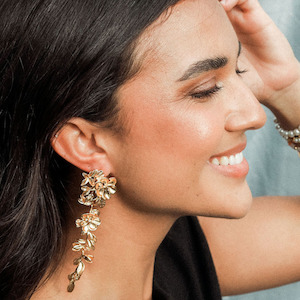 Queen Of The Foxes 25 Winter Collection: Earring - Floral Fall
