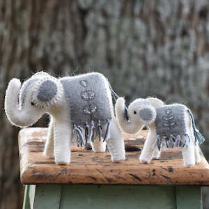 Felt Animals: Mum and Bub Elephants - Grey