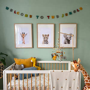 Welcome to the Jungle Garland