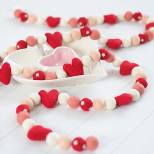 Garlands: Cupid's Kiss Felt Garland