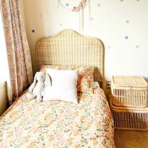 Furniture: Hill Bed Head