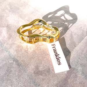 Frankies Stock: Gold Claw Clip