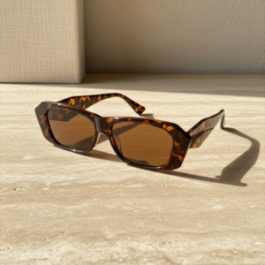 Frankies Eyewear: The Prude