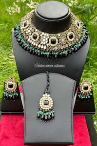 Black Colour Jewellery Options: Black necklace / choker set in mirror ( high quality )