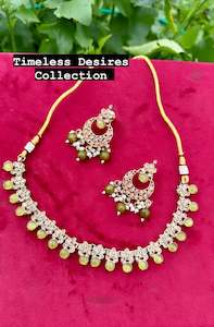 Mehndi green sleek necklace / choker set in polki