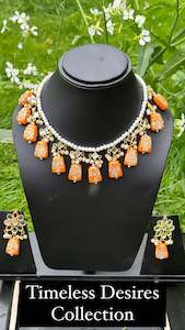 Orange necklace / choker set in mirror with tumbler beads