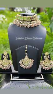Peach necklace / choker set in kundan ( high quality )