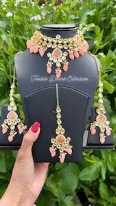 Peach necklace / choker set in kundan with Mona Lisa ( with Sharara chain attached earrings)