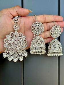 Silver earrings with tikka, Code: E6