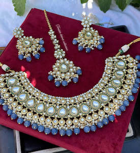 Grey Collection: Grey choker / necklace set in Kundan ( high quality )