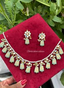 Mint Green Colour Jewellery Options: Mint colour choker / necklace set in mirror with tumbler beads
