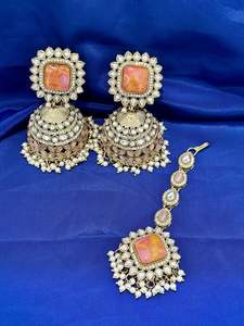 Earrings Collection: Kundan earrings, Colour: Pastel gold, (Code: 081)