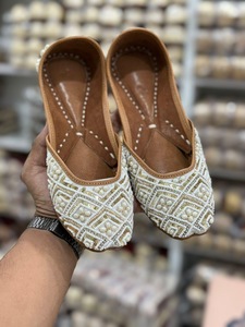 Punjabi jutti, Colour: White, (Code: 121)