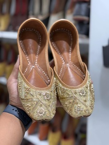 Punjabi jutti, Colour: Golden, (Code: 120)