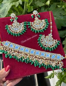 Green choker / necklace set in Kundan ( high quality )- N50