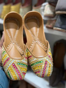 Jutti Collection: Punjabi jutti, Colour: multi, (Code: X11)