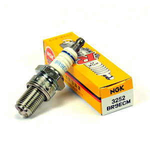 NGK BR9ECM 3252 Spark Plug