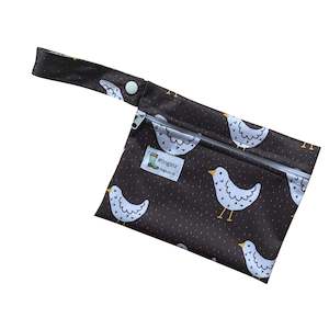 It's raining hen (small wet bag)