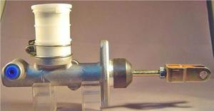 Clutch Hydraulics: CLUTCH MASTER CYLINDER NISSAN 140J 160J 180M 5/8 74966356