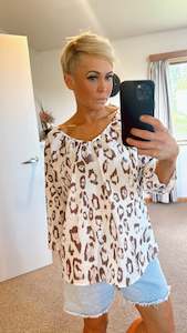 Shirts & Tops: Ruched V neck leopard print blouse top