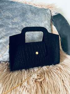 Bags: Chain detail crossbody quilted bag