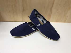 Shoes: Toms flats- full navy