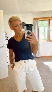 Massive Reductions: Basic V neck navy blue tee