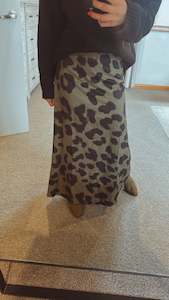 Green leopard print maxi skirt