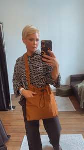 Accessories: Crossbody bucket bag