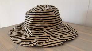 Accessories: Stripe crinkle large brim hat