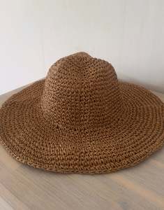 Accessories: Floppy straw hat