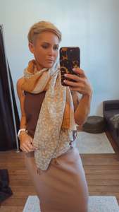 Scarves: Tassel corner beige & rust scarf