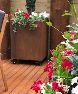 Corten Planters: Corten Square