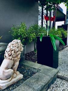 Powdercoated Planters: Black Powder Coated Column 450