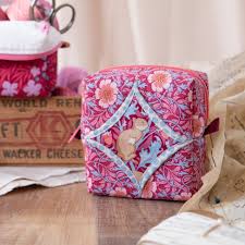 Patchworks Kits And Patterns: The Cute Cathedral Cube